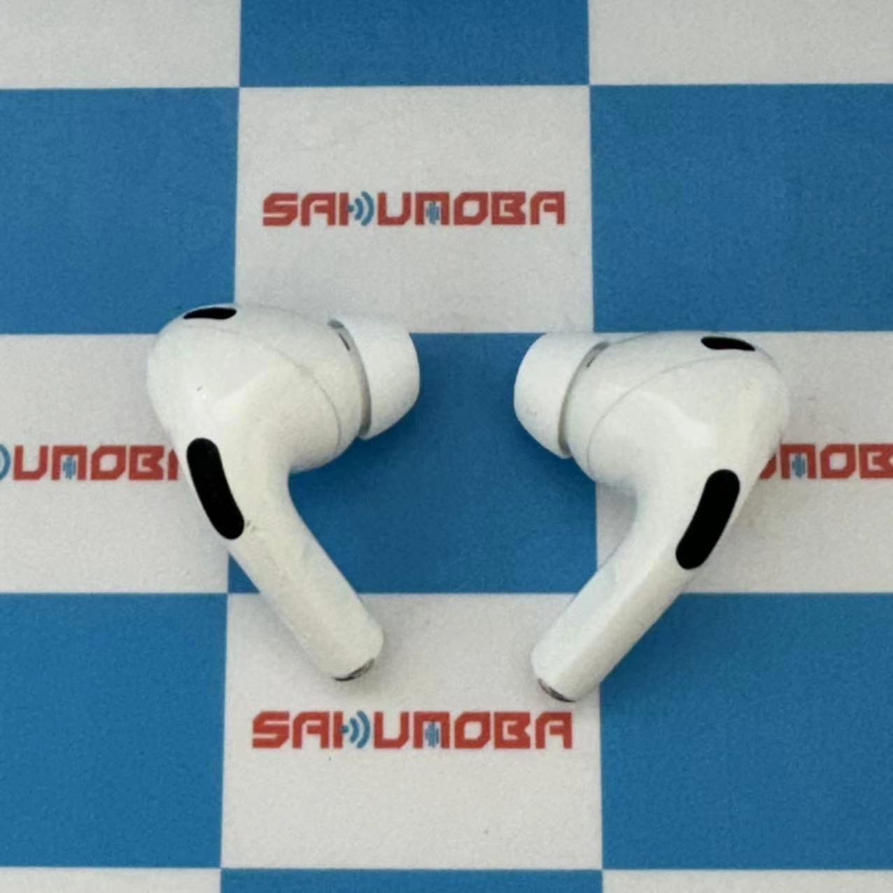 AirPods Pro 第2世代 MagSafe充電ケース(USB-C)付き ホワイト MTJV3J/A