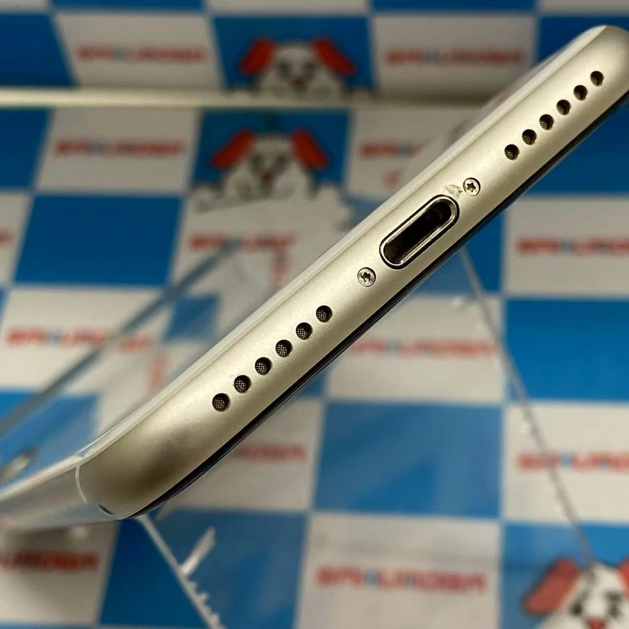 iPhoneSE 第3世代 64GB スターライト MMYD3J/A SoftBank版SIMフリー