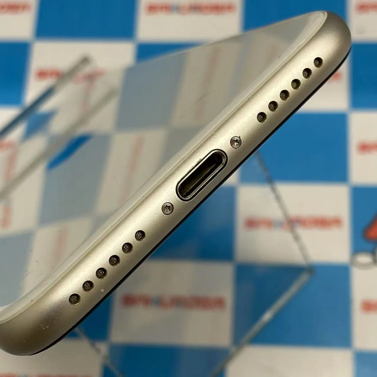 iPhoneSE 第3世代 64GB スターライト MMYD3J/A SoftBank版SIMフリー