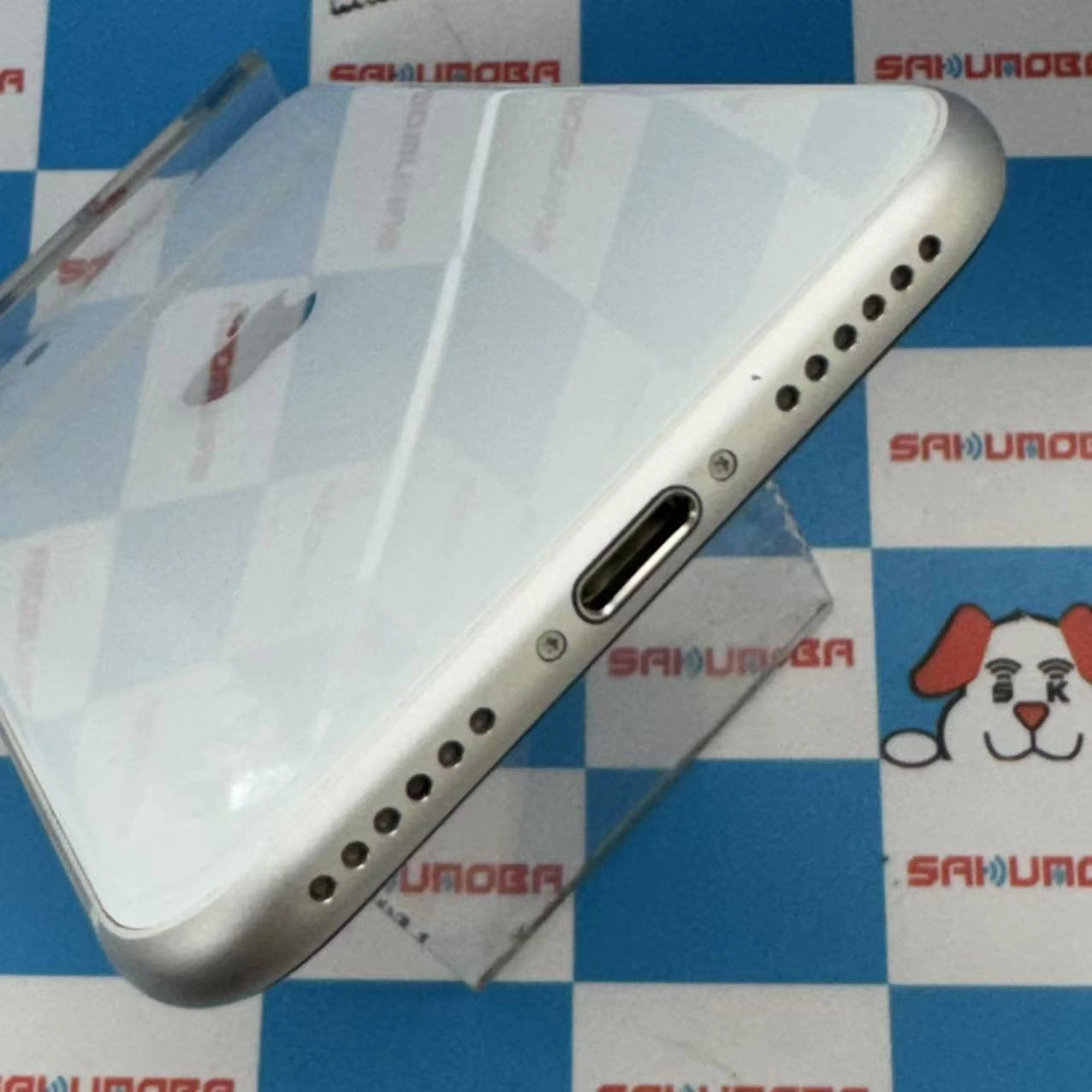 iPhoneSE 第2世代 64GB ホワイト MX9T2J/A docomo版SIMフリー