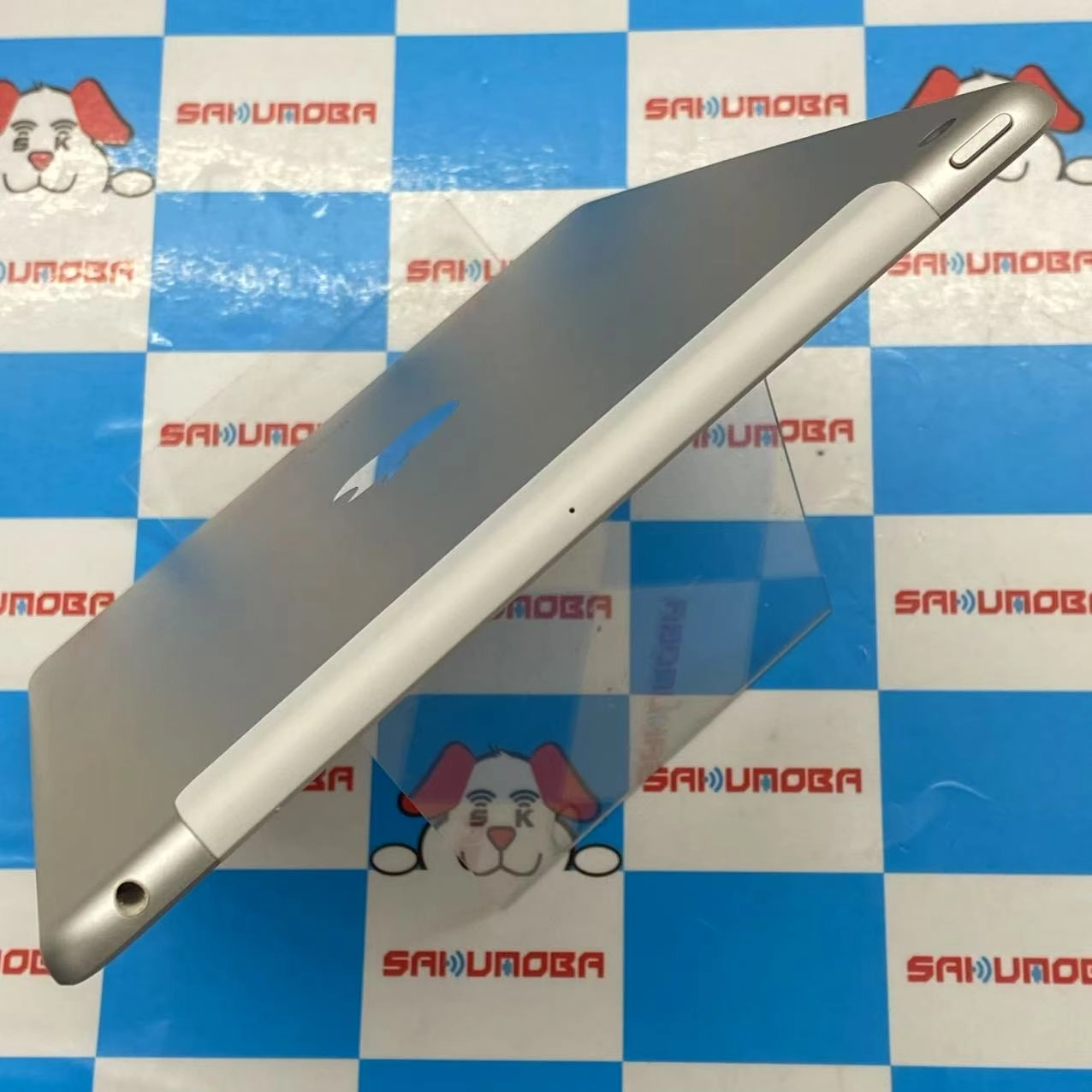 iPad 第7世代 Wi-Fi+Cellularモデル 32GB シルバー MW6C2J/A docomo版SIMフリー 美品