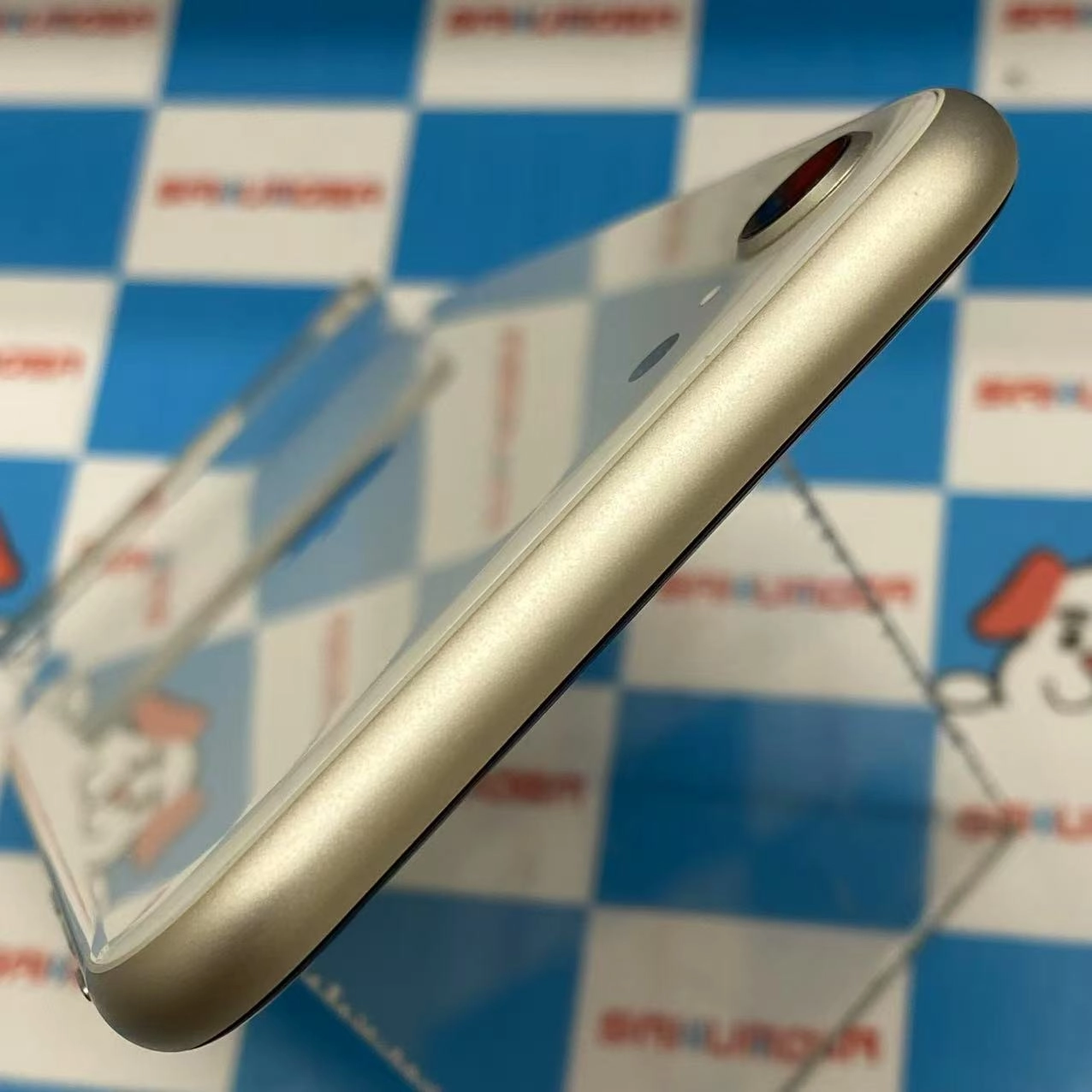 iPhoneSE 第3世代 64GB スターライト MMYD3J/A SIMフリー