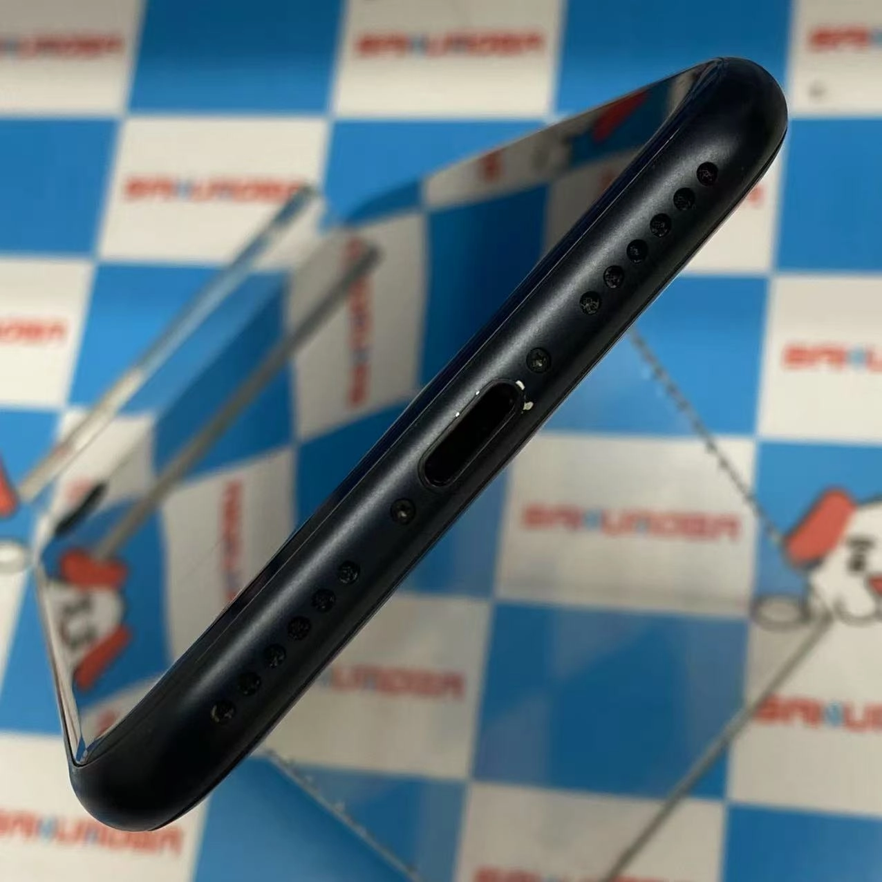 iPhoneSE 第3世代 64GB ミッドナイト MMYC3J/A AU版SIMフリー