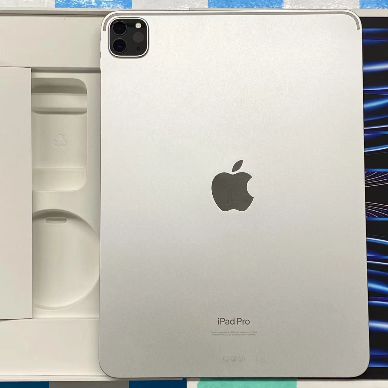 iPad Pro 11インチ 第4世代 Wi-Fiモデル 256GB シルバー MNXG3J/A 訳あり品