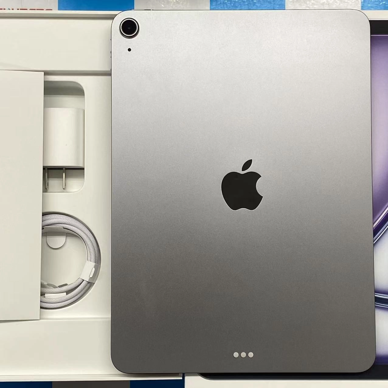 iPad Air 11インチ 第7世代 Wi-Fiモデル 256GB スペースグレイ MCA14J/A 開封未使用品