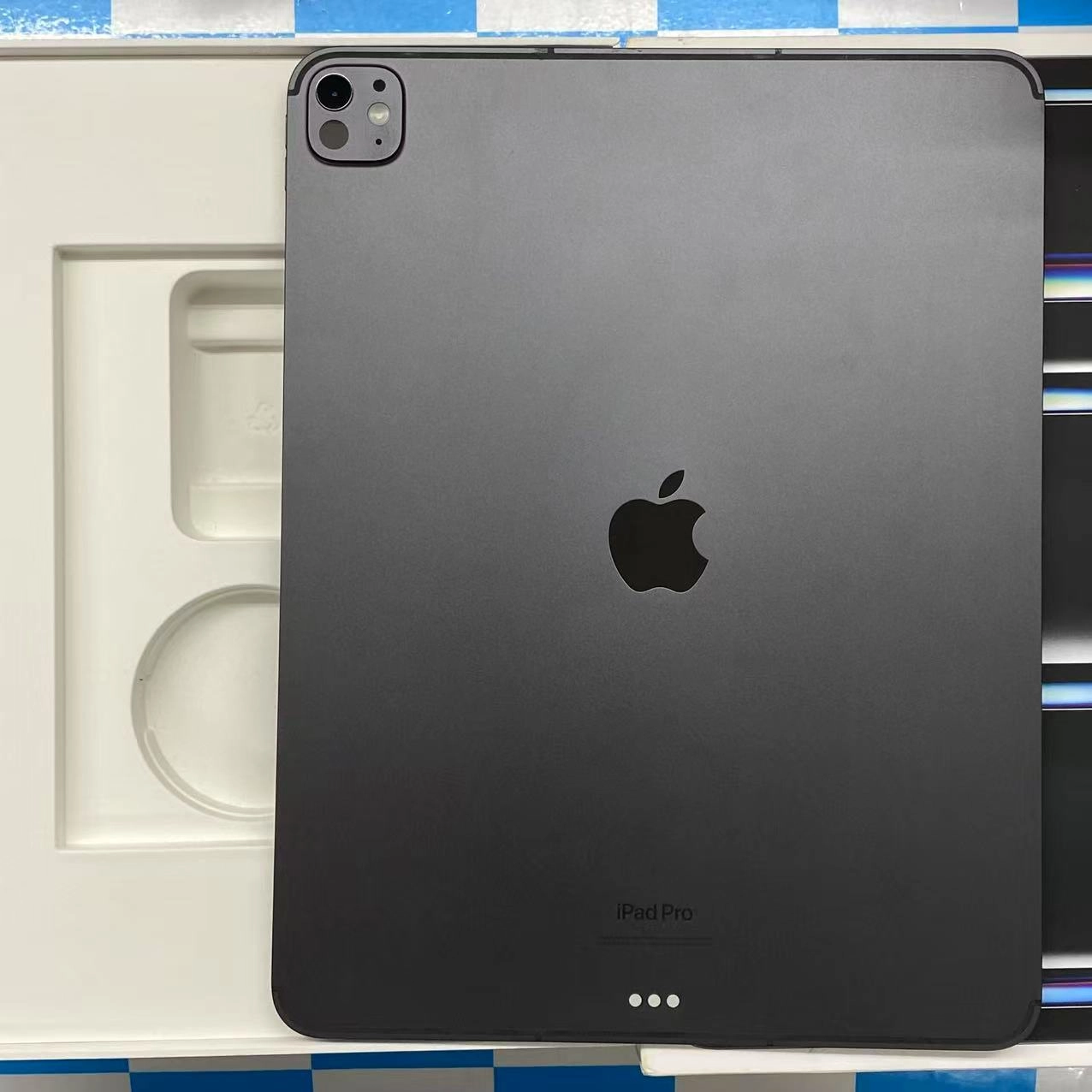 iPad Pro 13インチ 第1世代 Wi-Fi + Cellular 256GB スペースブラック MVXR3J/A SoftBank 極美品