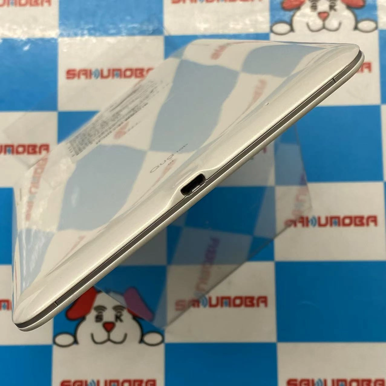 Qua tab 01 16GB ホワイト KYT31 W AU版SIMフリー 美品 au