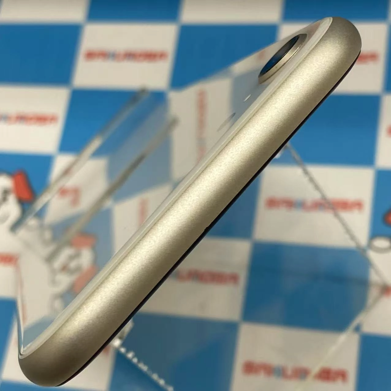 iPhoneSE 第3世代 64GB スターライト MMYD3J/A SIMロック解除済 docomo ホームボタン不良 ジャンク品