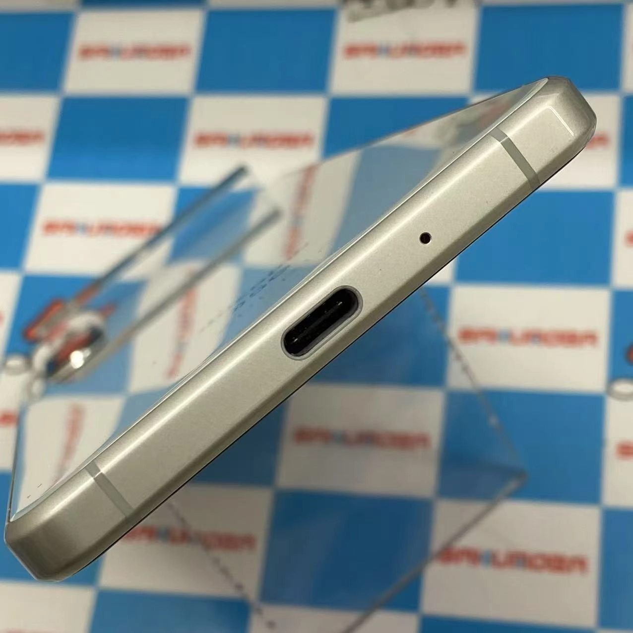 Xperia 1 II 128GB ホワイト SO-51A docomo版SIMフリー 極美品