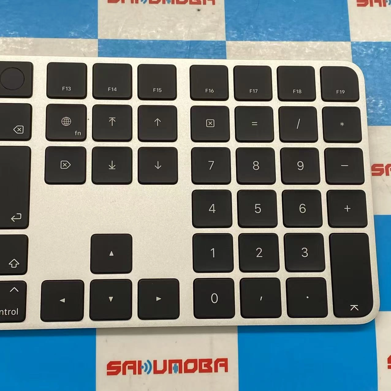 Magic Keyboard テンキー付き 日本語(JIS)  ブラック MMMR3J/A 美品 **