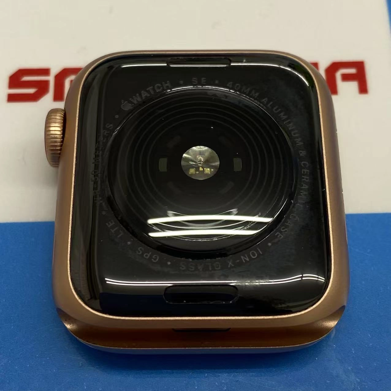 Apple Watch SE 40MM  GPS+Cellularモデル 32GB スターライト MKQX3J/A SIMフリー訳あり品