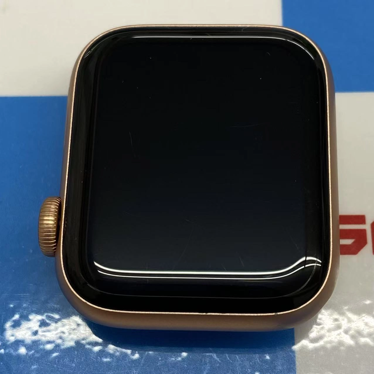 Apple Watch SE 40MM  GPS+Cellularモデル 32GB スターライト MKQX3J/A SIMフリー訳あり品