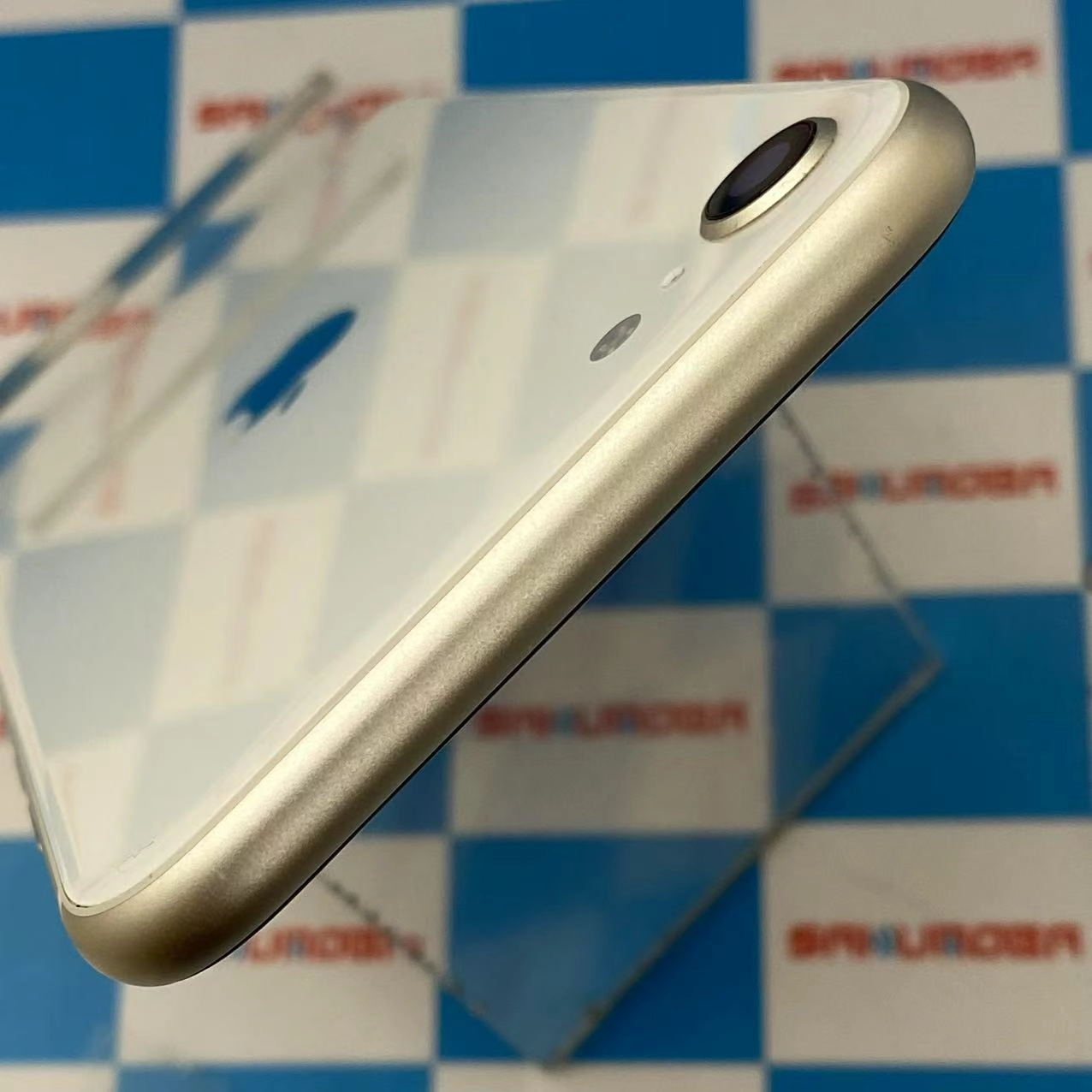 iPhoneSE 第3世代 128GB スターライト MMYG3J/A AU版SIMフリー 美品