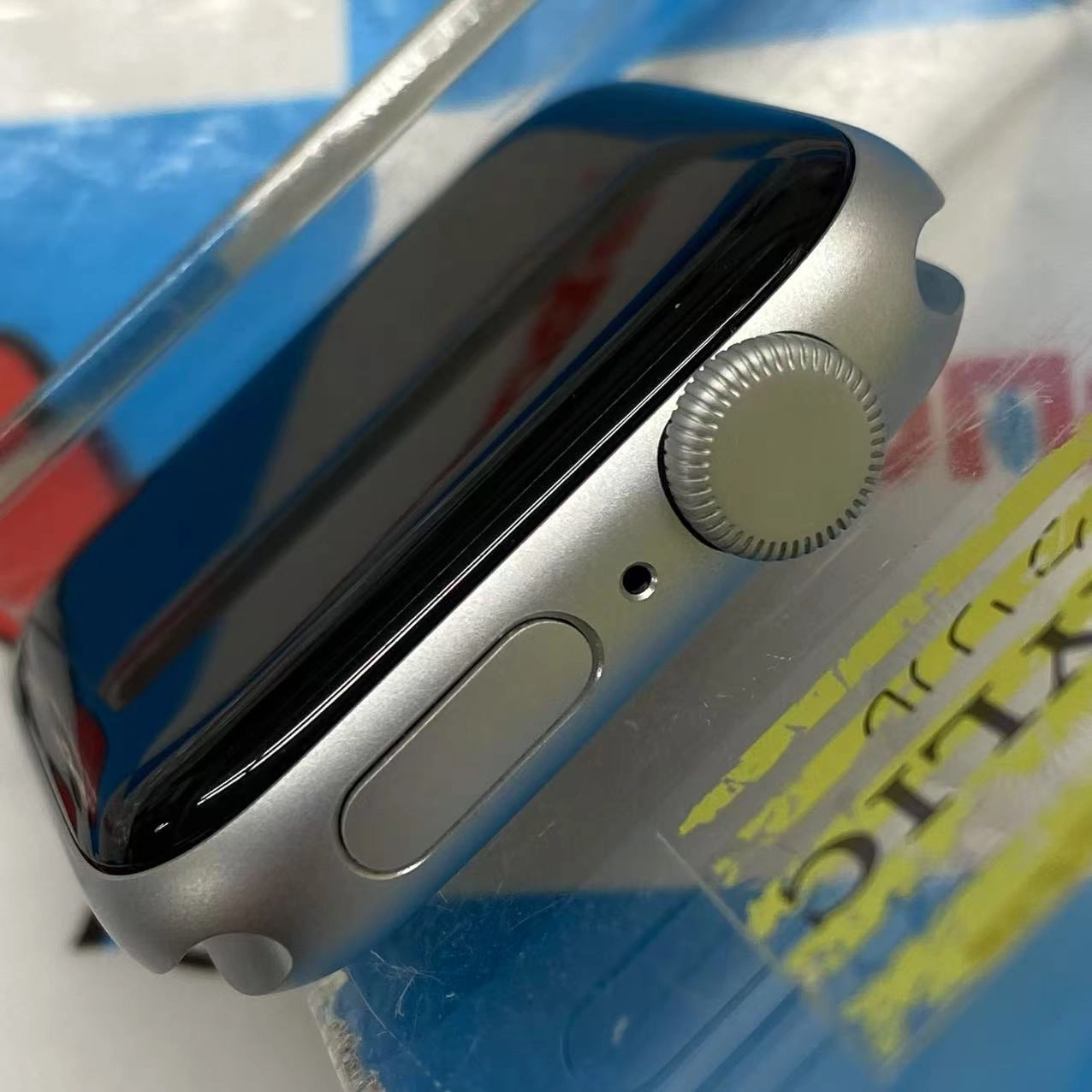 Apple Watch SE 第1世代 40mm GPSモデル 32GB シルバー MYDM2J/A 新品同様