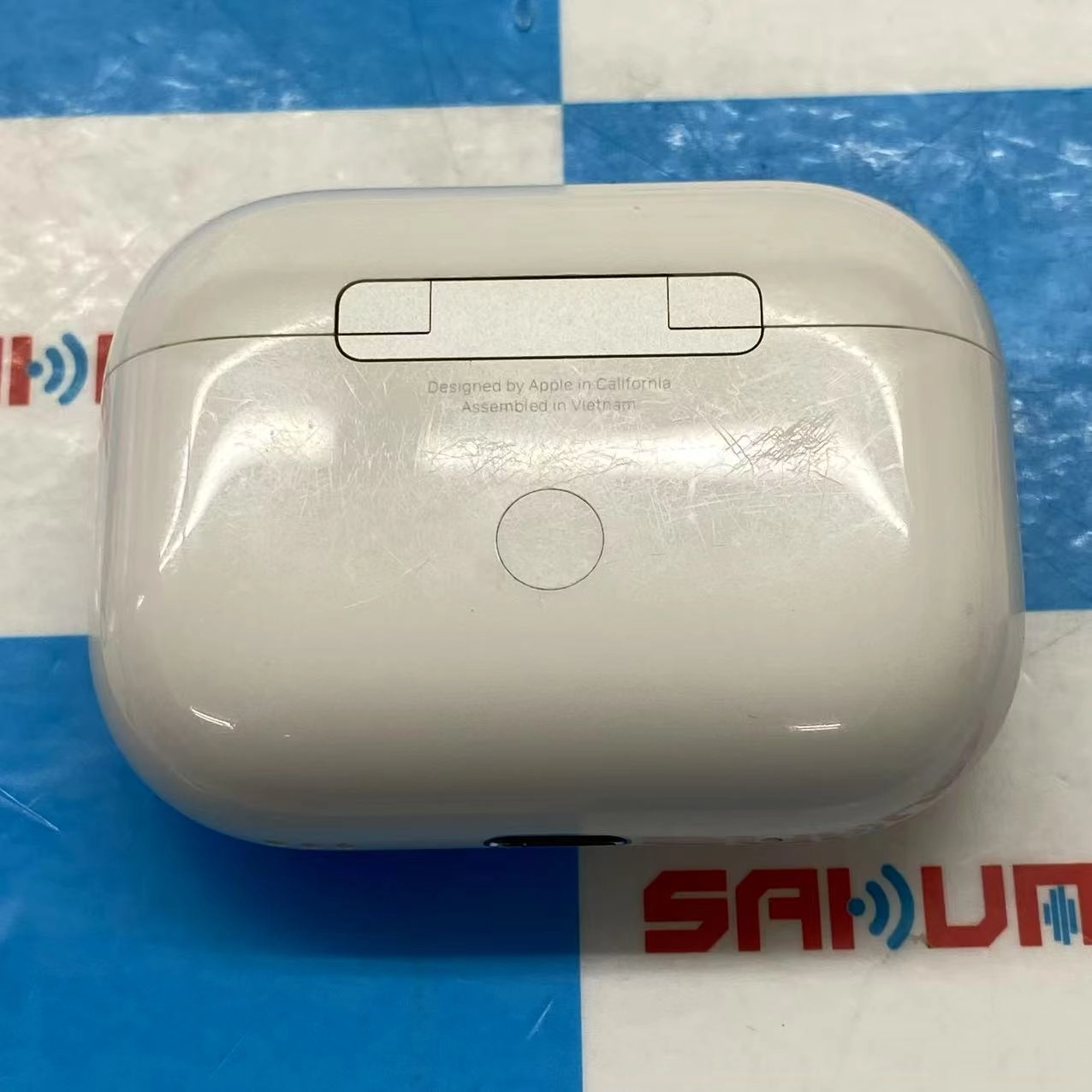 AirPods Pro 第2世代 MagSafe充電ケース(USB-C)付き ホワイト MTJV3J/A