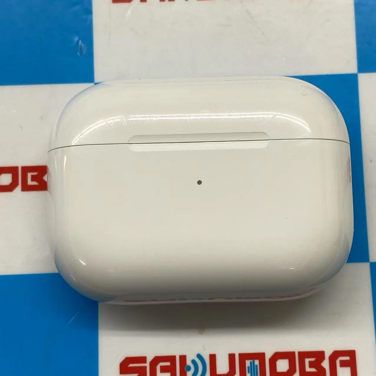 AirPods Pro 第2世代 MagSafe充電ケース(USB-C)付き ホワイト MTJV3J/A