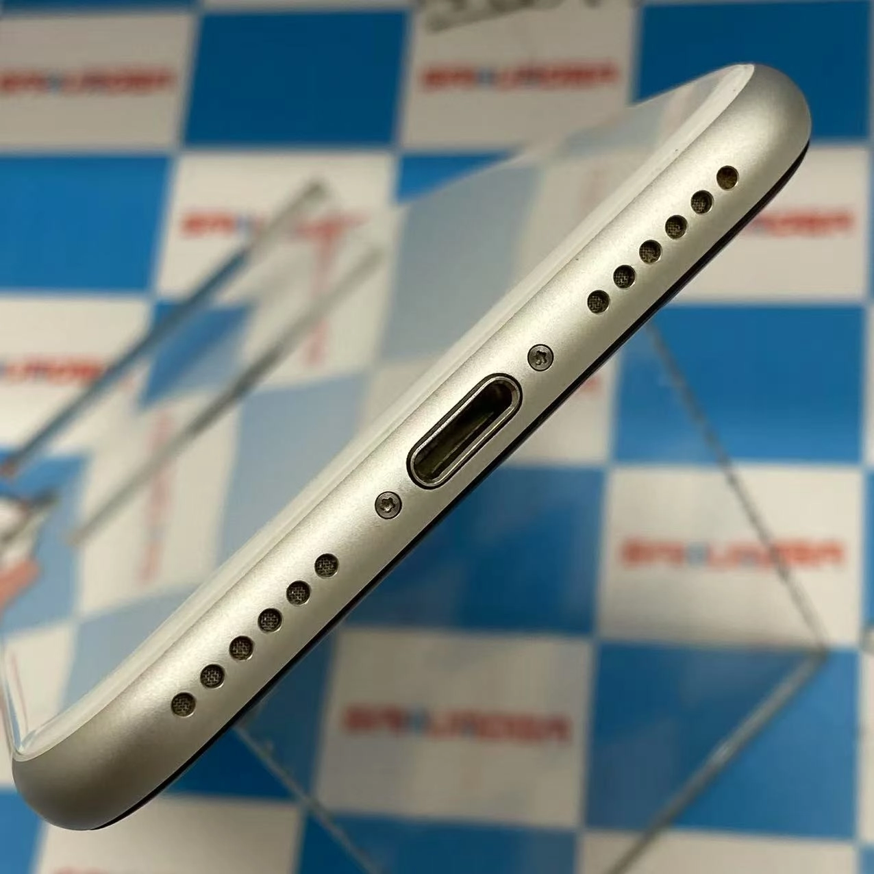 iPhoneSE 第2世代 64GB ホワイト MHGQ3J/A mineo  電池非純正 ジャンク品