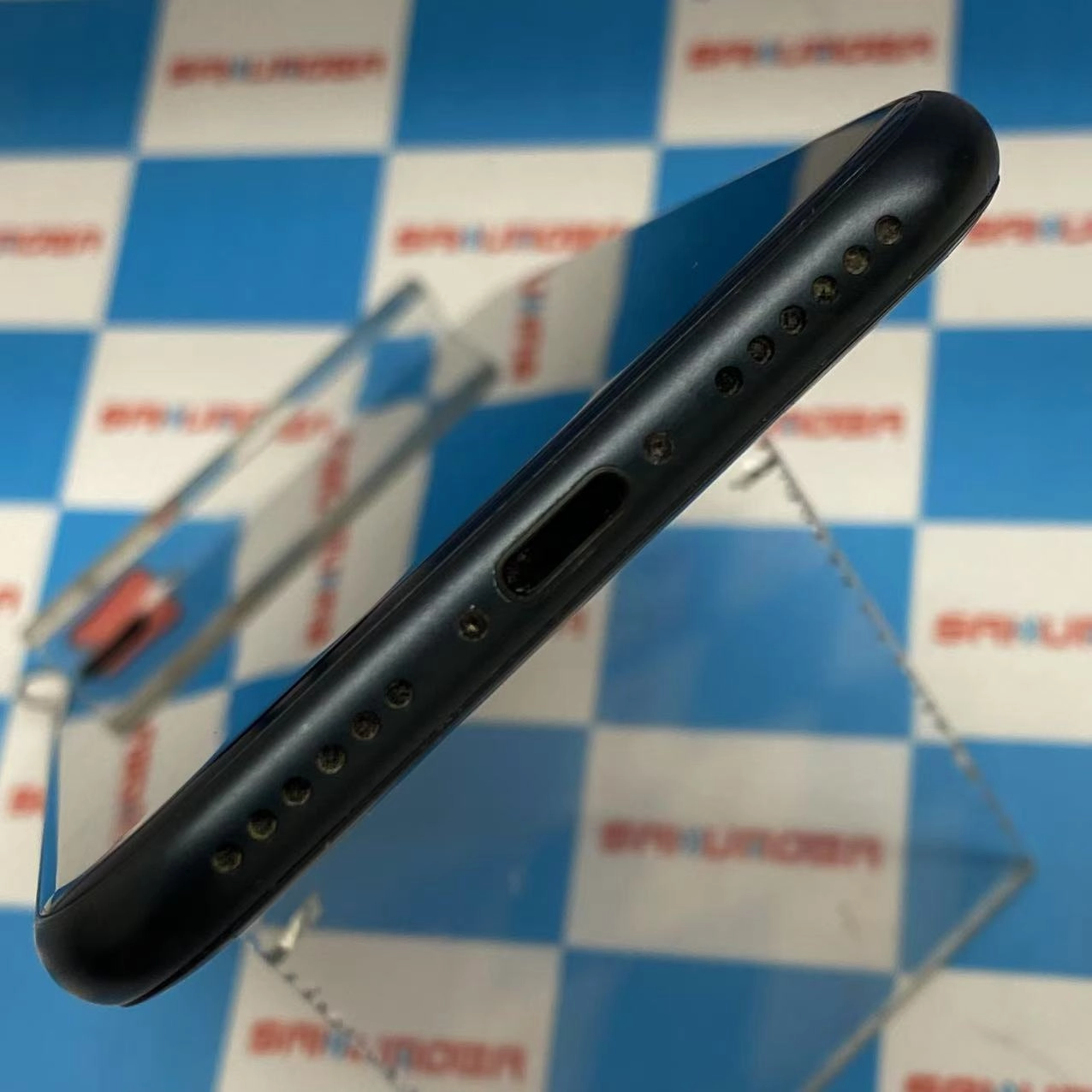 iPhoneSE 第3世代 128GB ミッドナイト MMYF3J/A docomo版SIMフリー