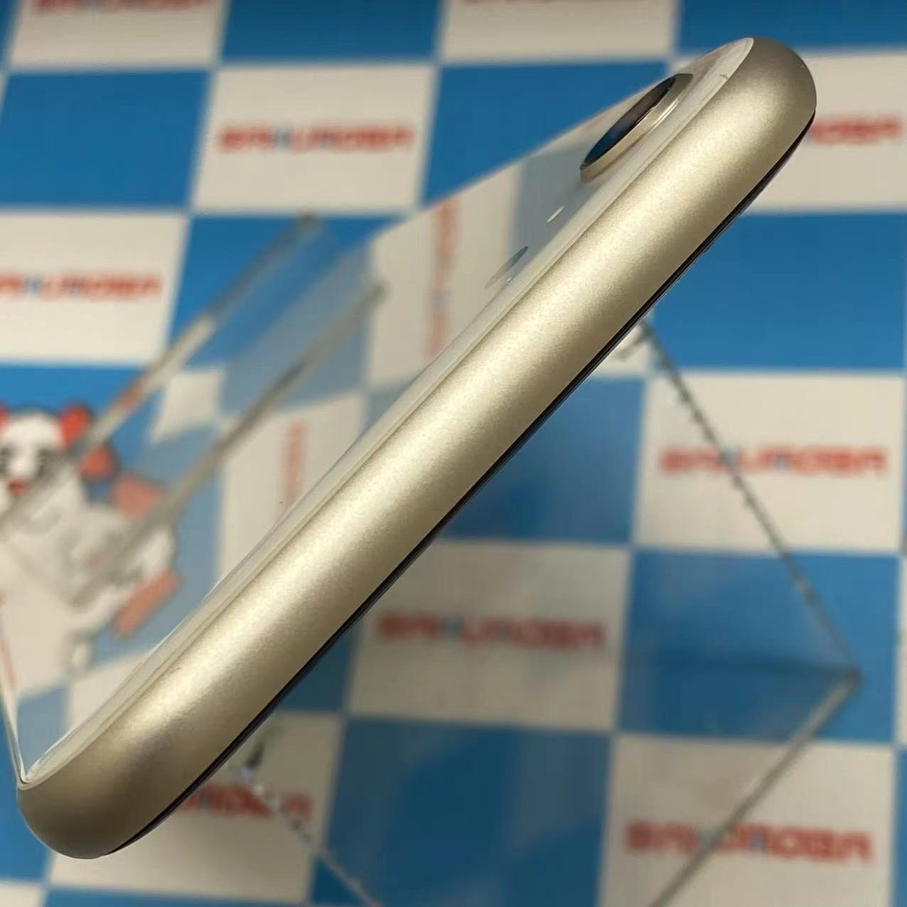 iPhoneSE 第3世代 64GB スターライト MMYD3J/A SIMフリー 新品同様