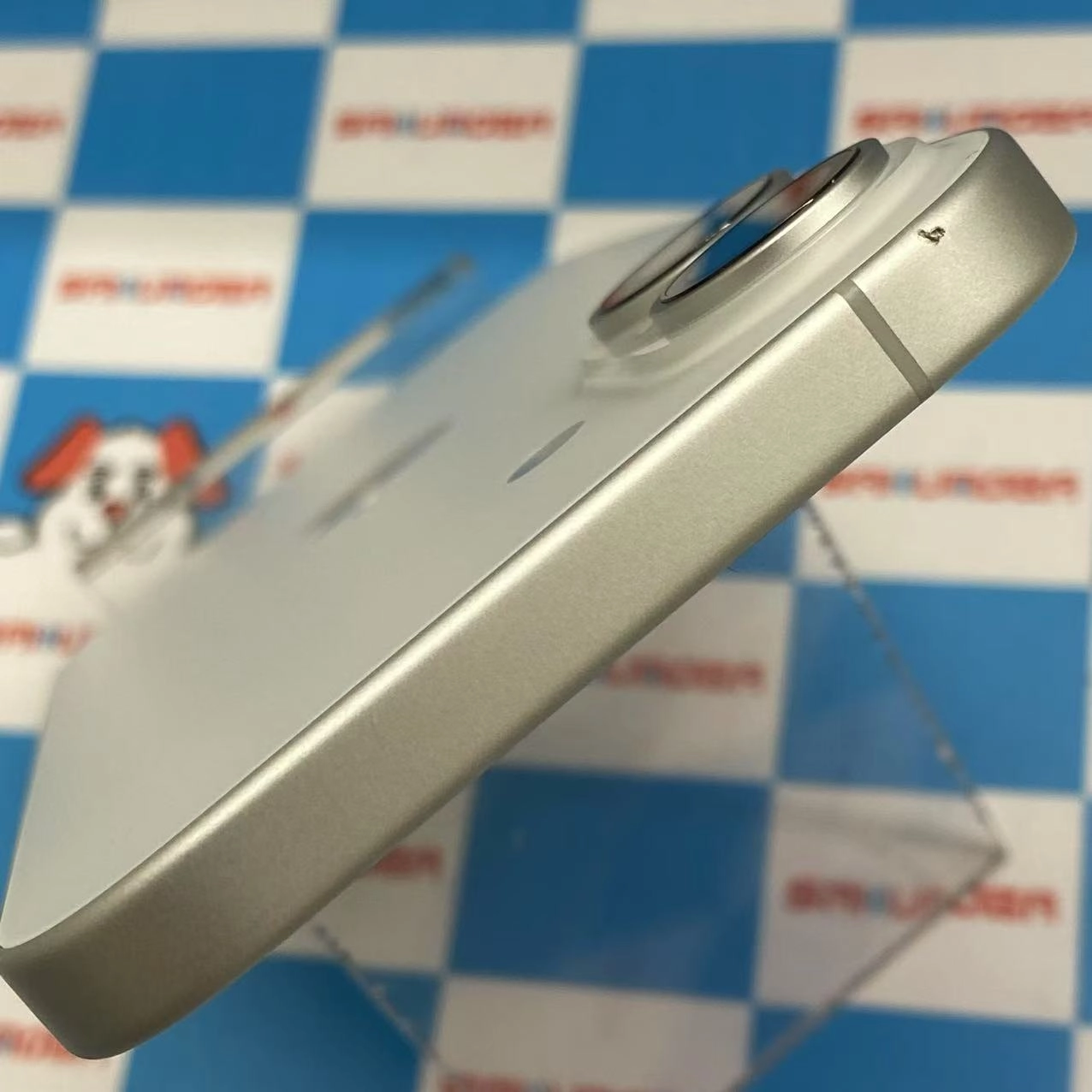 iPhone16 128GB ホワイト MYDR3J/A docomo版SIMフリー 美品