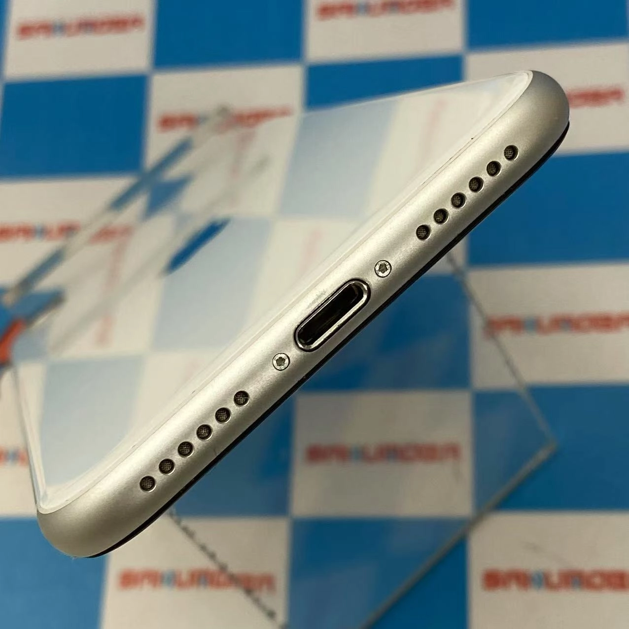 iPhoneSE 第2世代 64GB ホワイト MHGQ3J/A SoftBank版SIMフリー ジャンク品