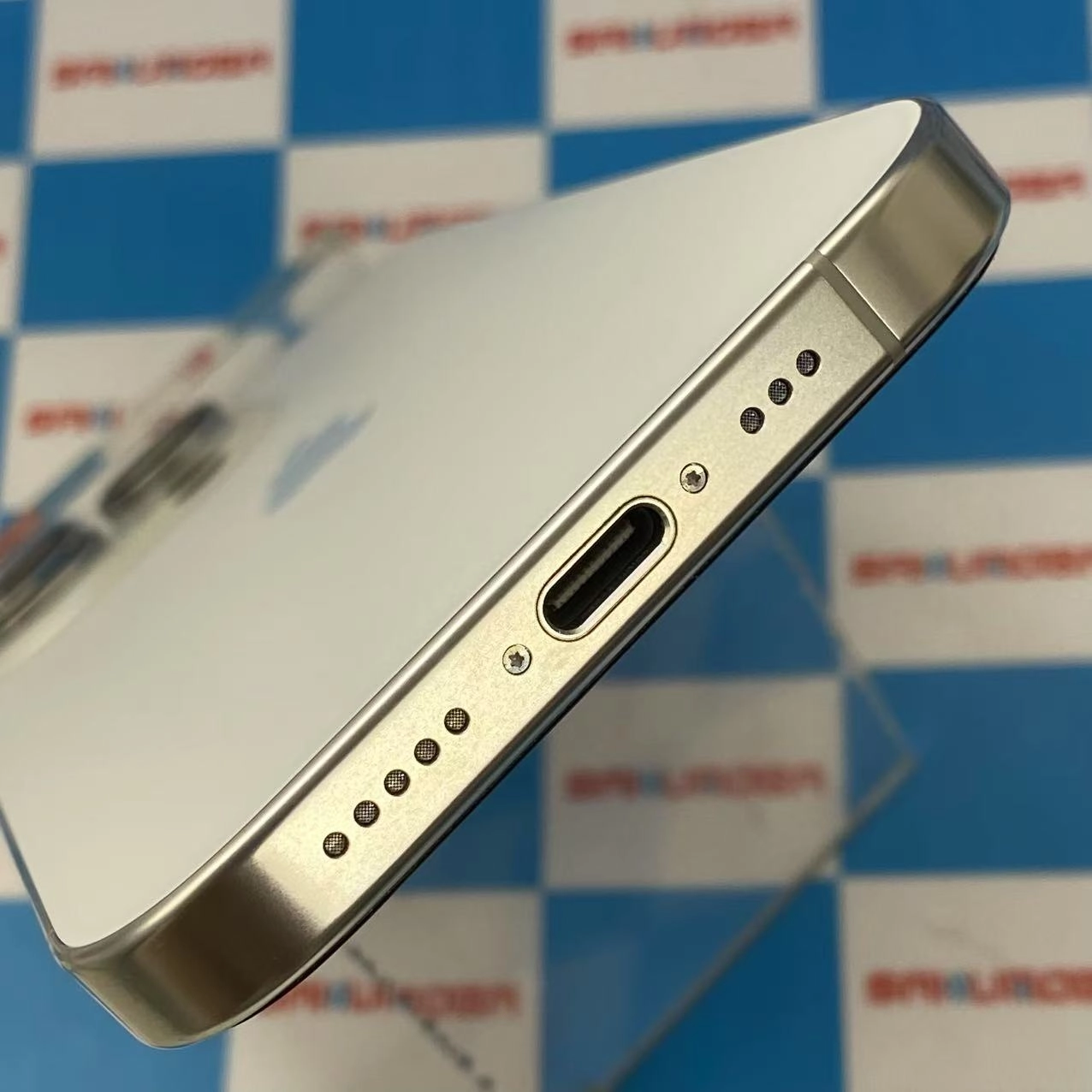 iPhone16 Pro 1TB ホワイトチタニウム MYN93J/A SIMフリー 新品同様