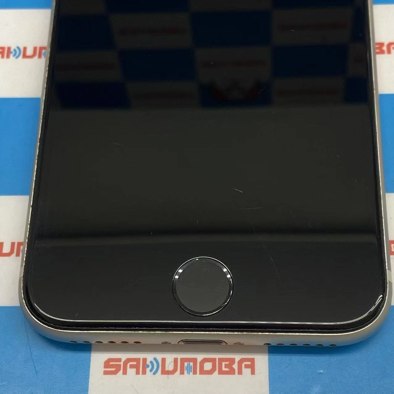 iPhoneSE 第3世代 64GB スターライト MMYD3J/A AU版SIMフリー