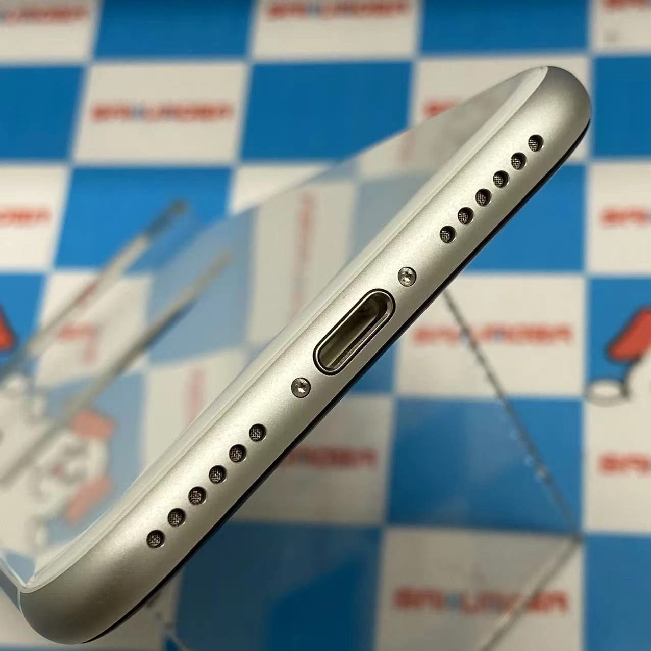 iPhoneSE 第2世代 128GB ホワイト MHGU3J/A docomo版SIMフリー開封未使用品