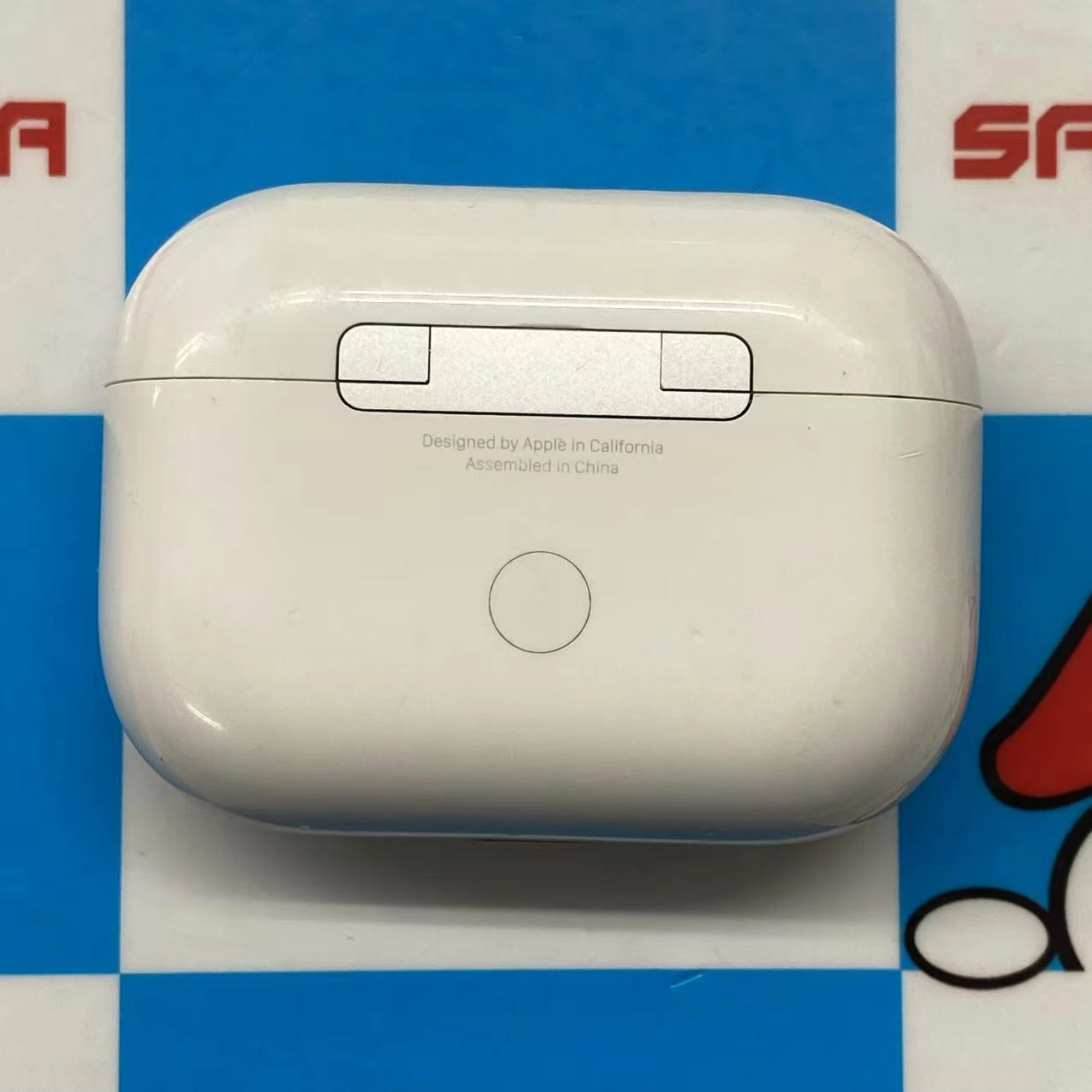 Airpods Pro 第2世代 MagSafe 充電ケース (Lightning) 付き ホワイト A2698