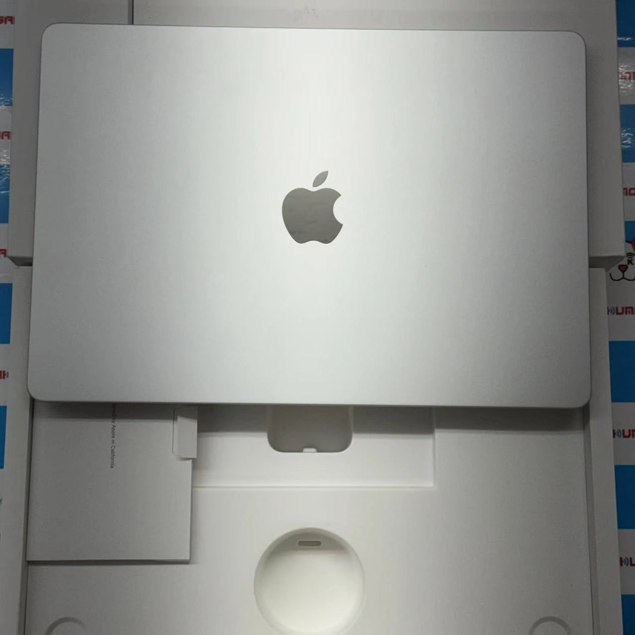 MacBook Air 15インチ Early2024 Apple M3 8GB/512GB 8CPU 10GPU シルバー Z1BR0004U 極美品