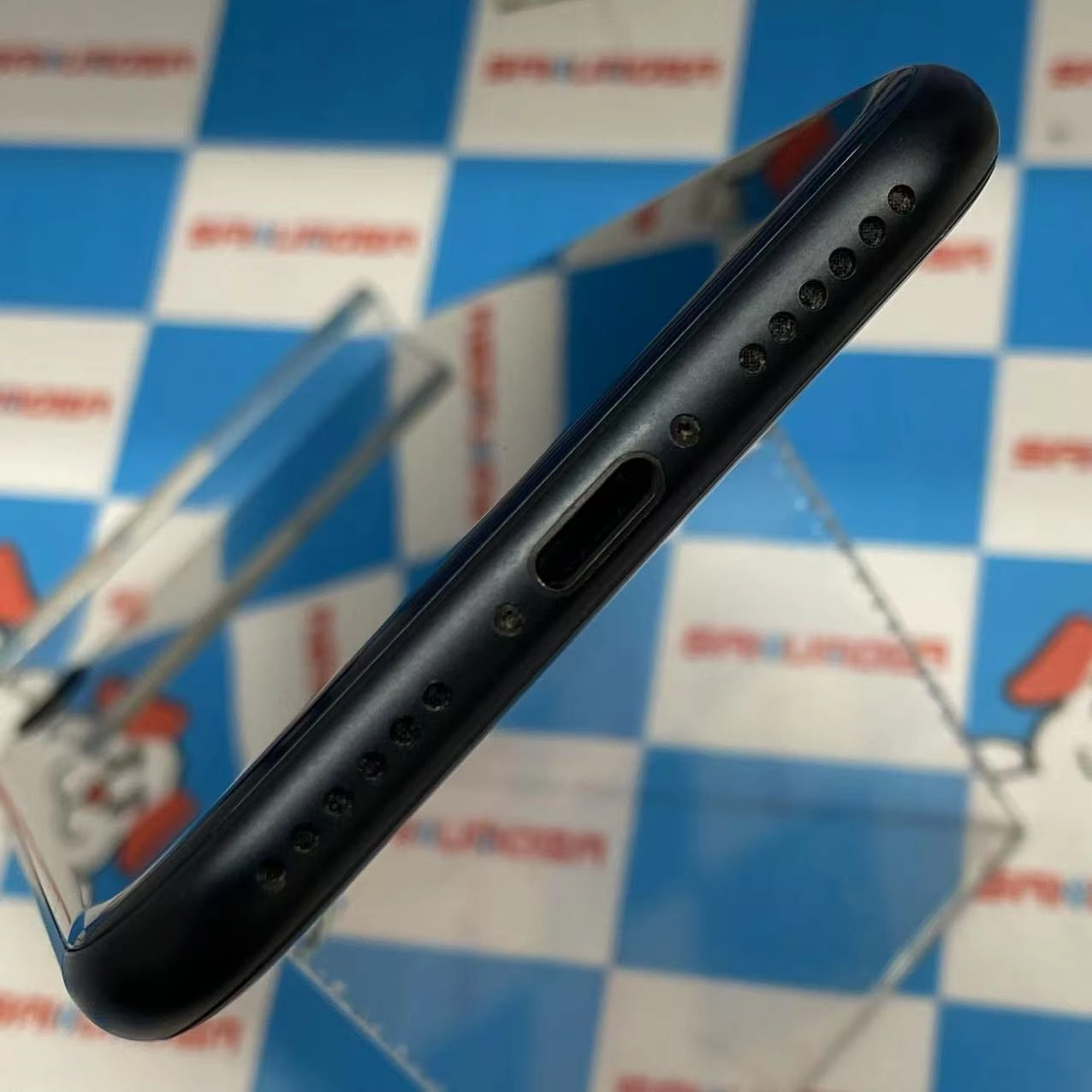 iPhoneSE 第3世代 128GB ミッドナイト MMYF3J/A docomo版SIMフリー