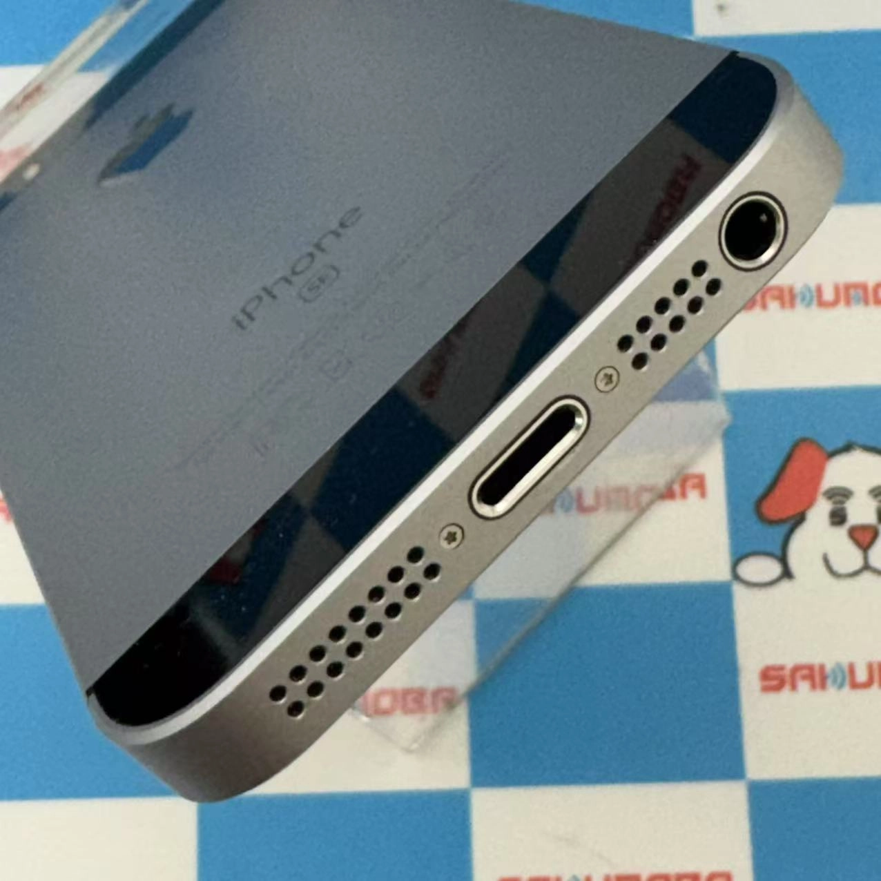 iPhoneSE 64GB スペースグレイ MLM62J/A au版SIMフリー