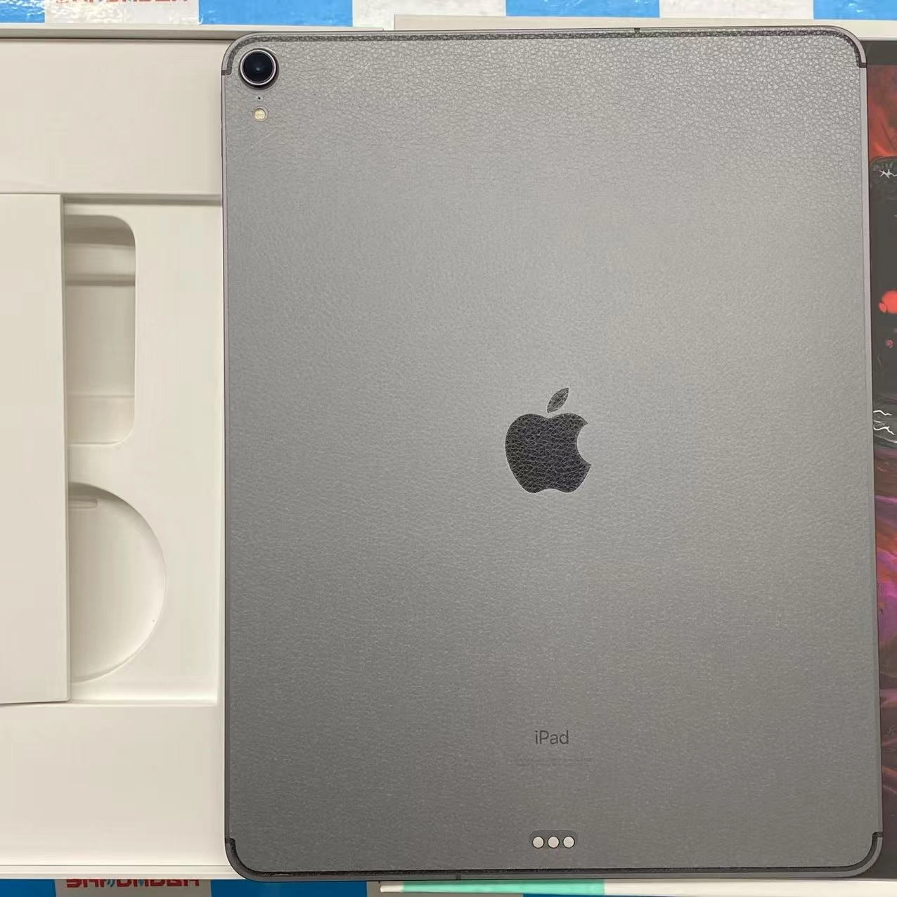 iPad Pro 12.9インチ 第3世代 Wi-Fi+Cellular モデル 512GB スペースグレイ MTJD2J/A AU版SIMフリー 極美品 au