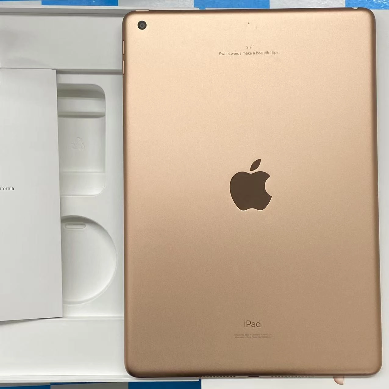 iPad 第8世代 Wi-Fiモデル 128GB ゴールド PYLF2J/A