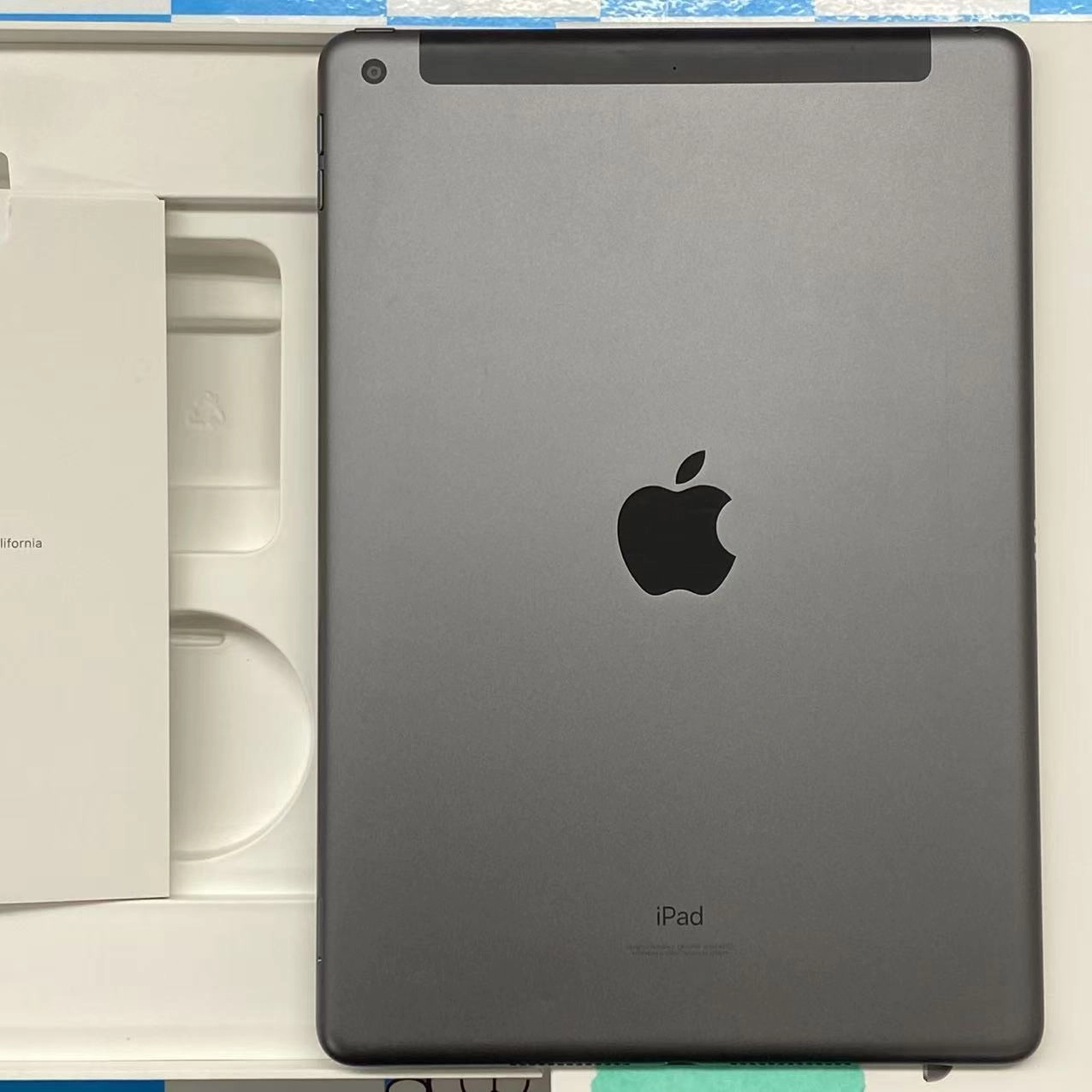 iPad 第9世代 Wi-Fi+Cellularモデル 64GB スペースグレイ MK473J/A docomo版SIMフリー
