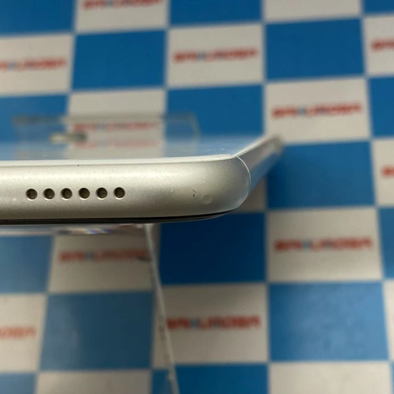 iPhoneXR 64GB ホワイト MT032J/A SIMロック解除済 SoftBank ジャンク品