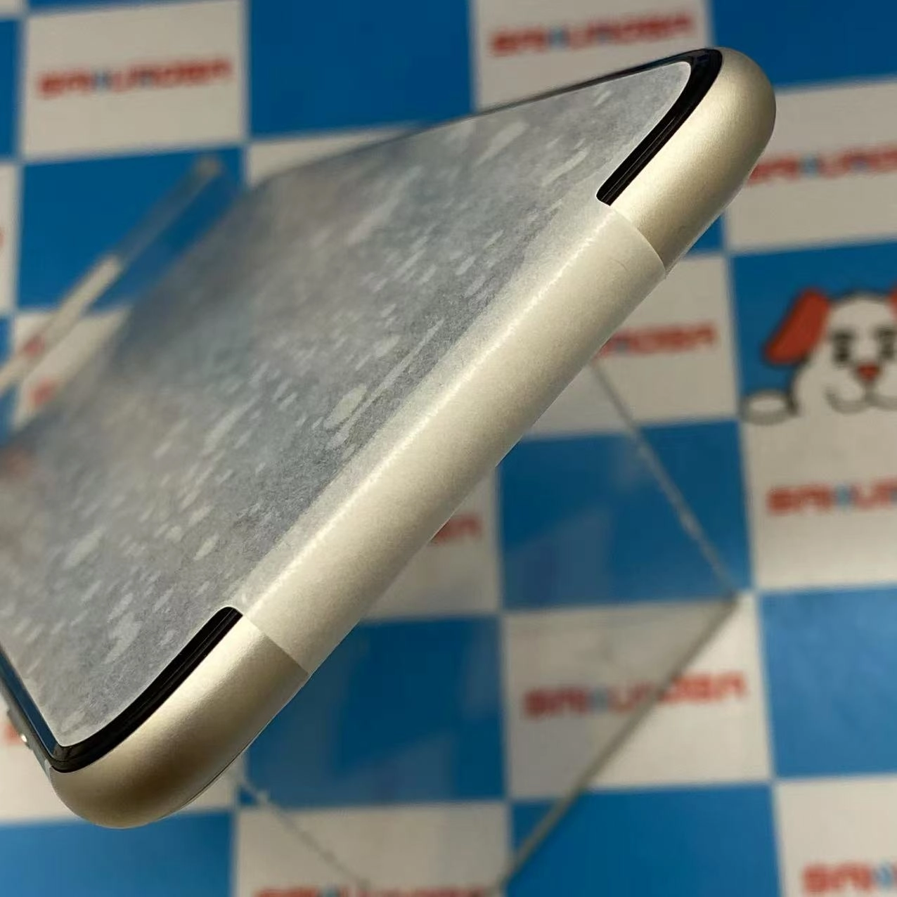 iPhoneSE 第3世代 64GB スターライト NMYD3J/A AU版SIMフリー 交換未使用品