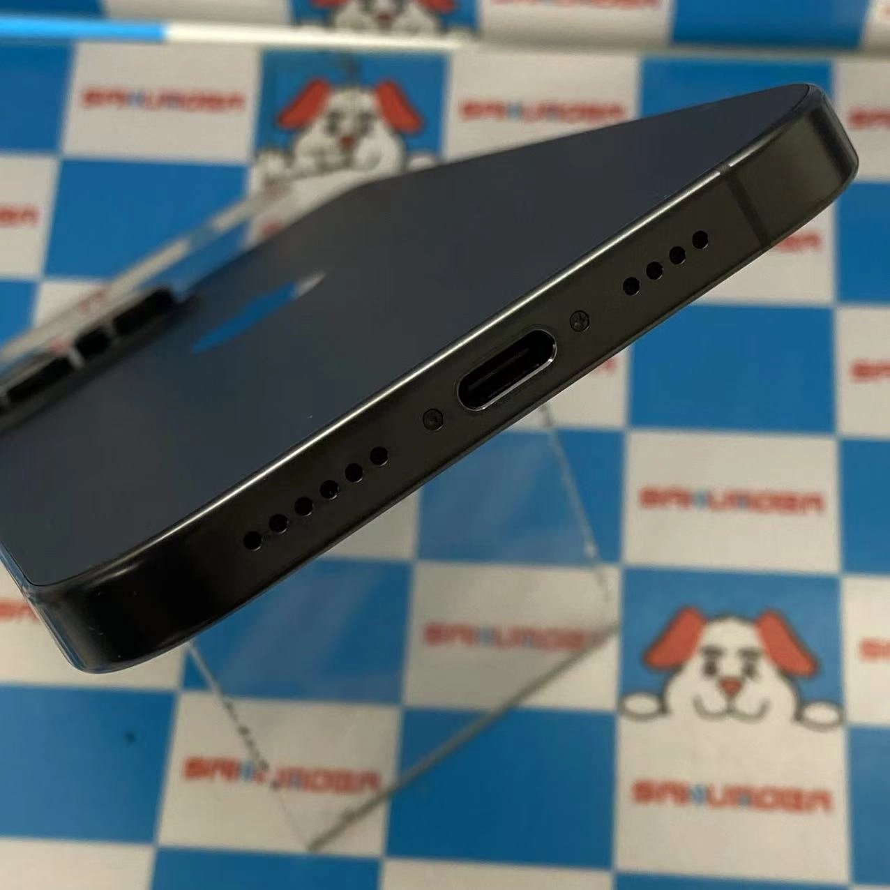 iPhone16 Pro Max 1TB ブラックチタニウム MYWQ3J/A AU版SIMフリー 極美品 au