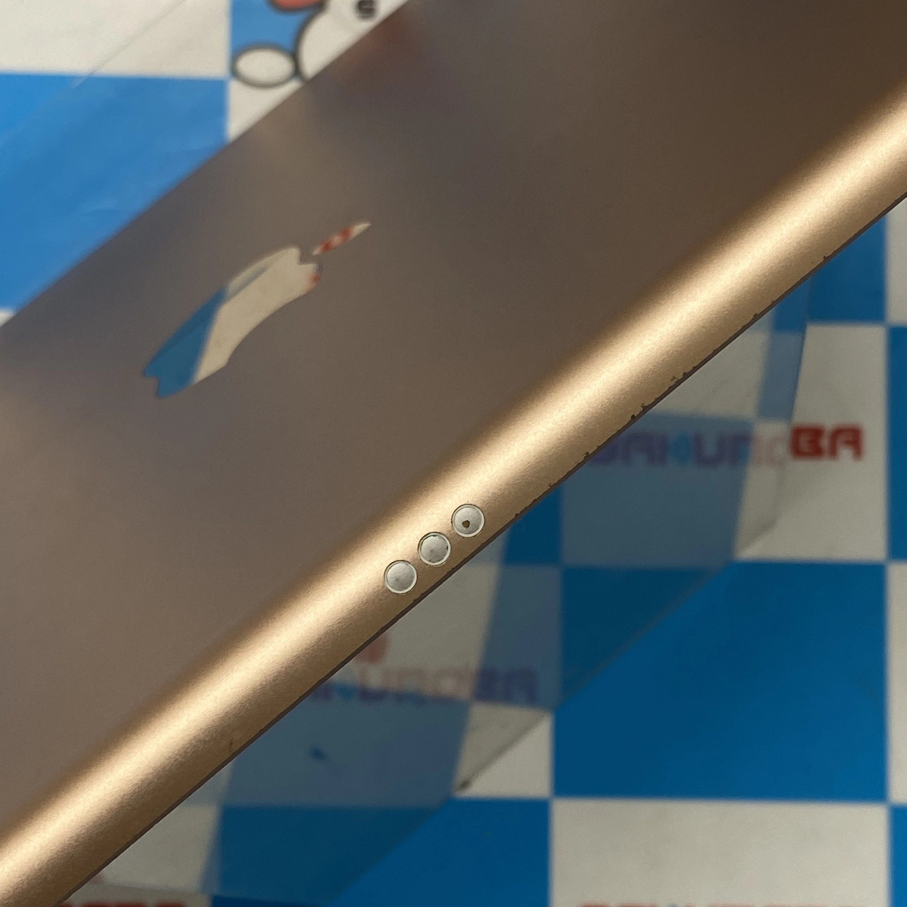 iPad 第8世代 Wi-Fiモデル 32GB ゴールド MYLC2J/A