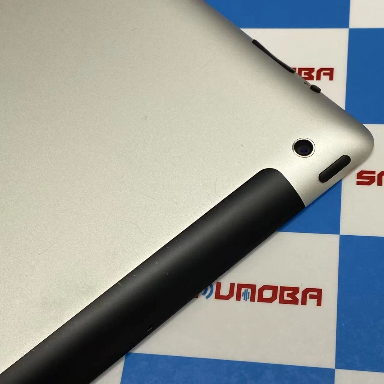 iPad 第4世代 Wi-Fi+4G 16GB ホワイト MD525J/A SIMロック解除済 au