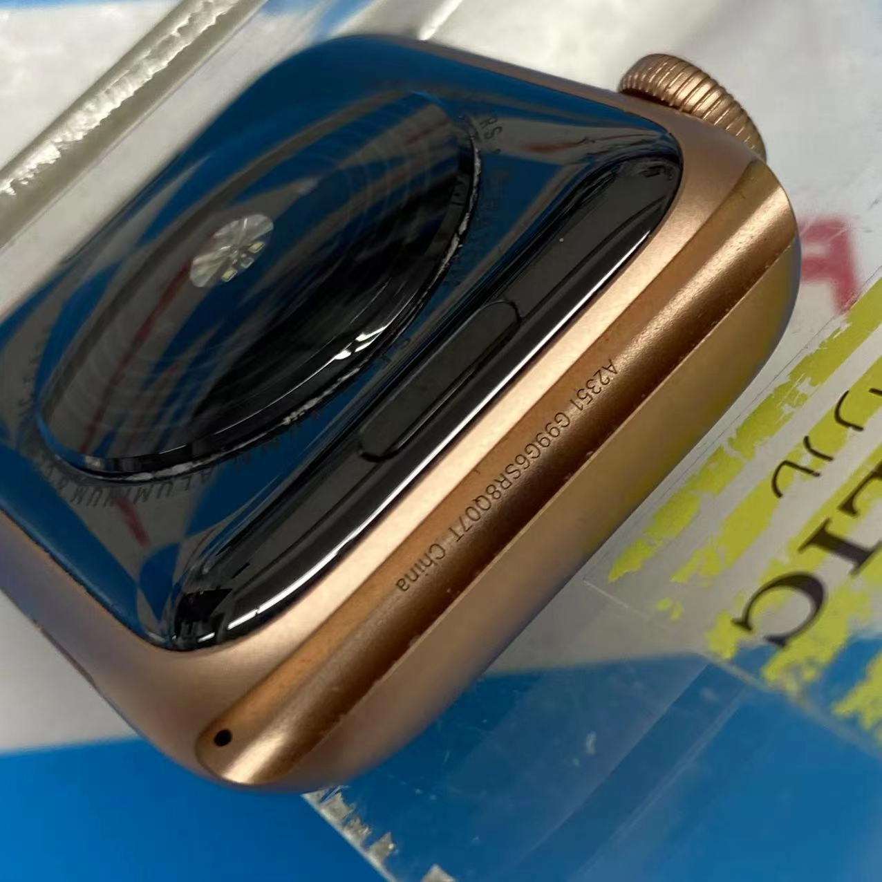 Apple Watch SE 第1世代 40mm GPSモデル 32GB ゴールド MKQA3J/A