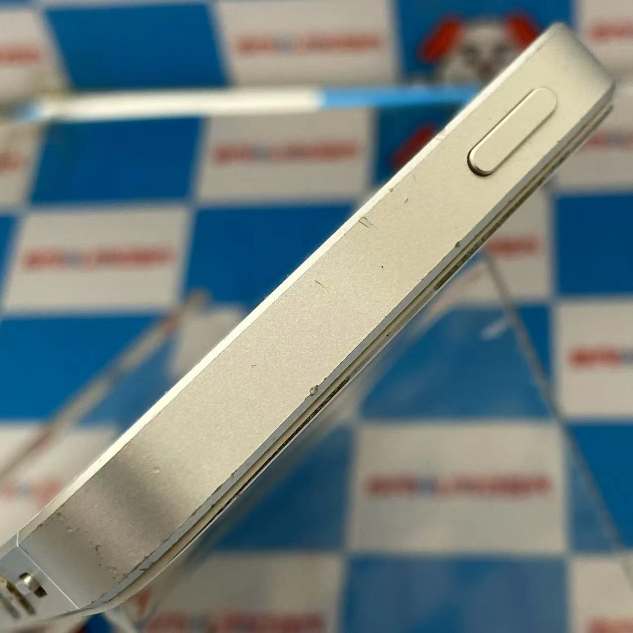 iPhoneSE au Apple 16GB シルバ- MLLP2 J/A SIMロック解除済 ジャンク品