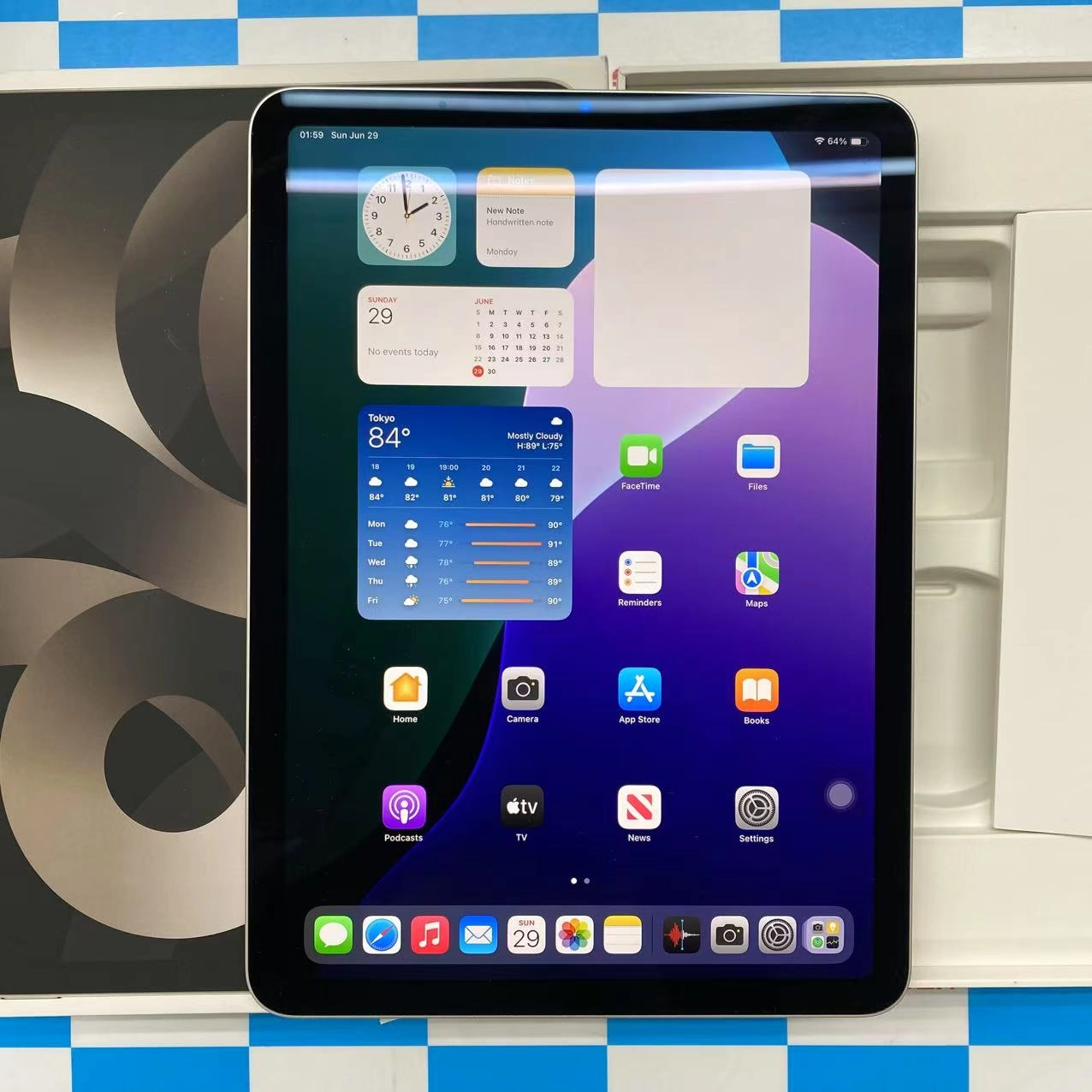 iPad Air 第5世代 Wi-Fiモデル 256GB スターライト MM9P3J/A 新品同様品