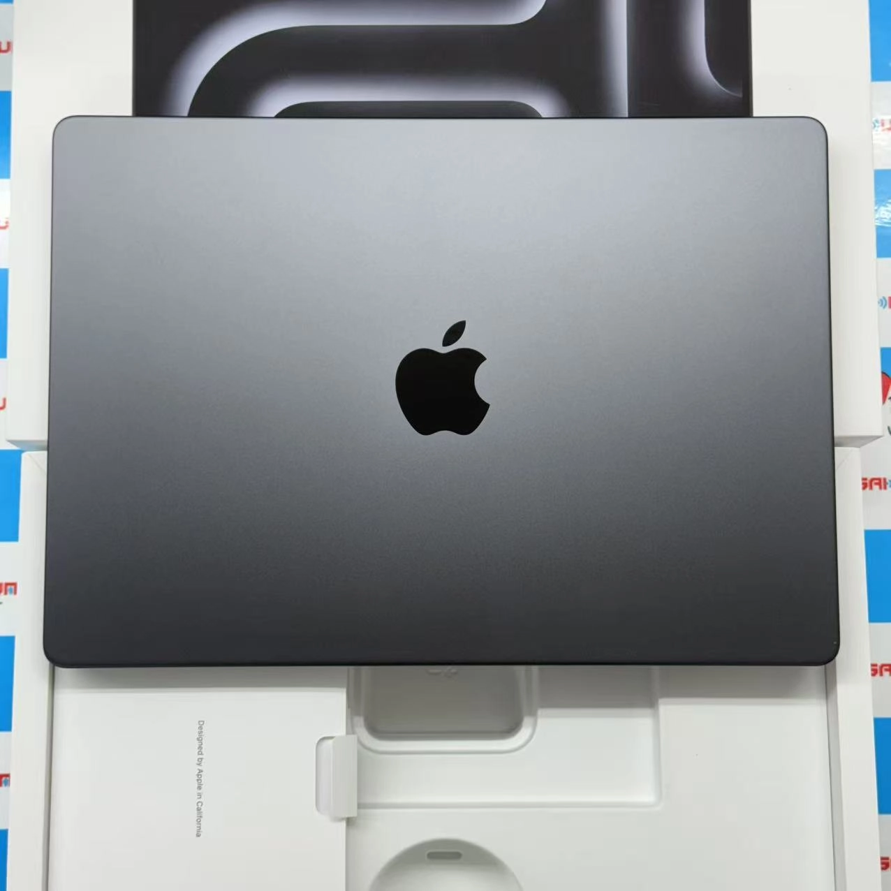 MacBook Pro 14インチ 2024 M4(10コア) 10コアGPU 16GB/512GB USキーボード MW2U3J/A 充電9回 新品同様 スペースブラック