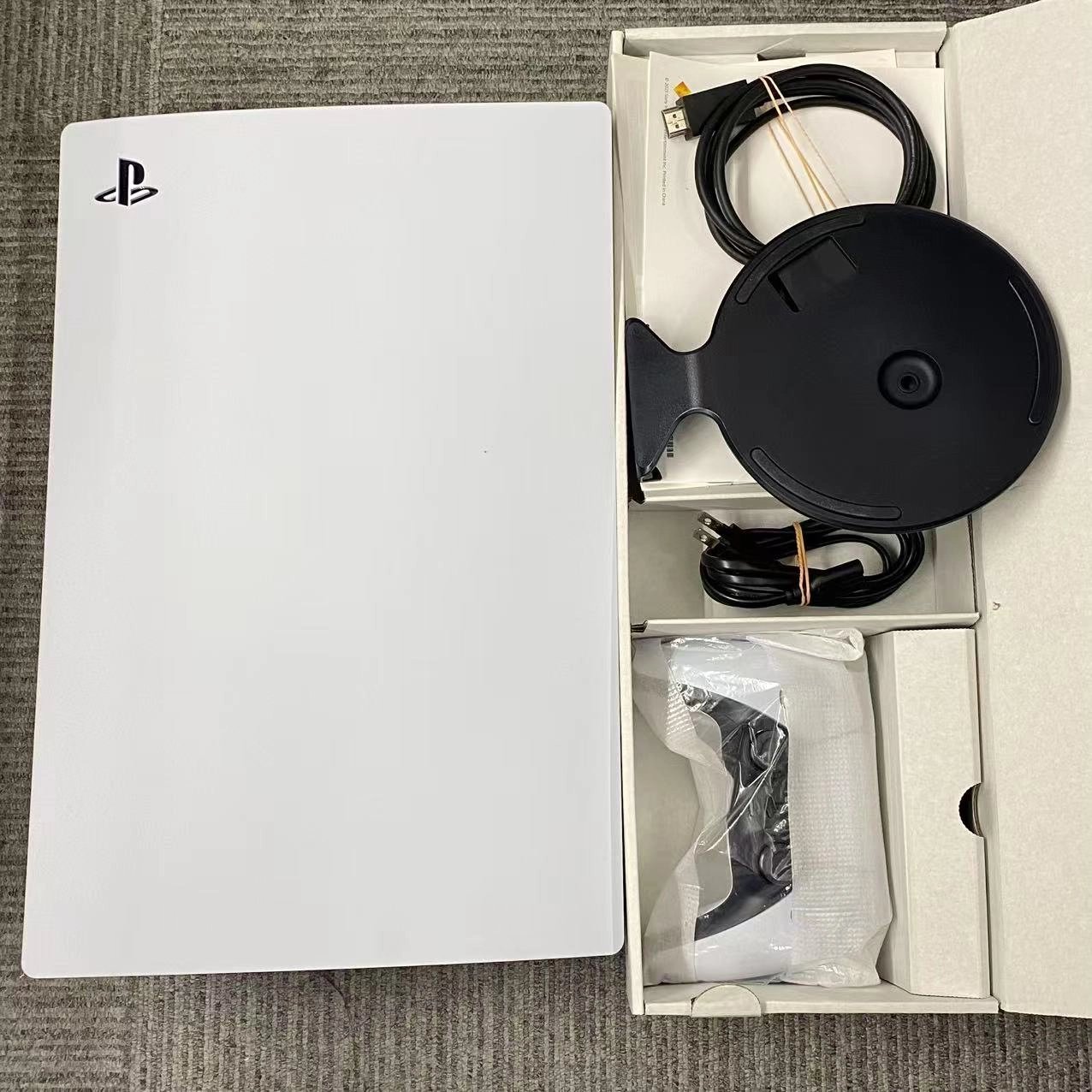 PlayStation 5 デジタル・エディション 825GB ホワイト CFI-1100B01 美品