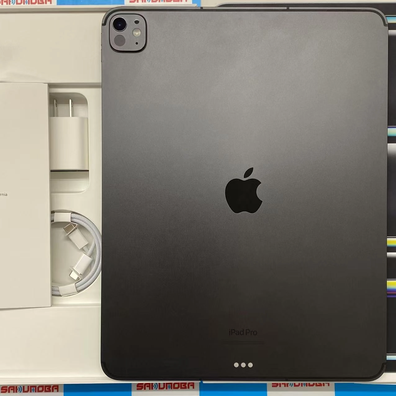 iPad Pro 13インチ 第1世代 Wi-Fi + Cellular Nano-textureディスプレイガラス搭載 1TB スペースブラック MWRY3J/A AU版SIMフリー 開封未使用品