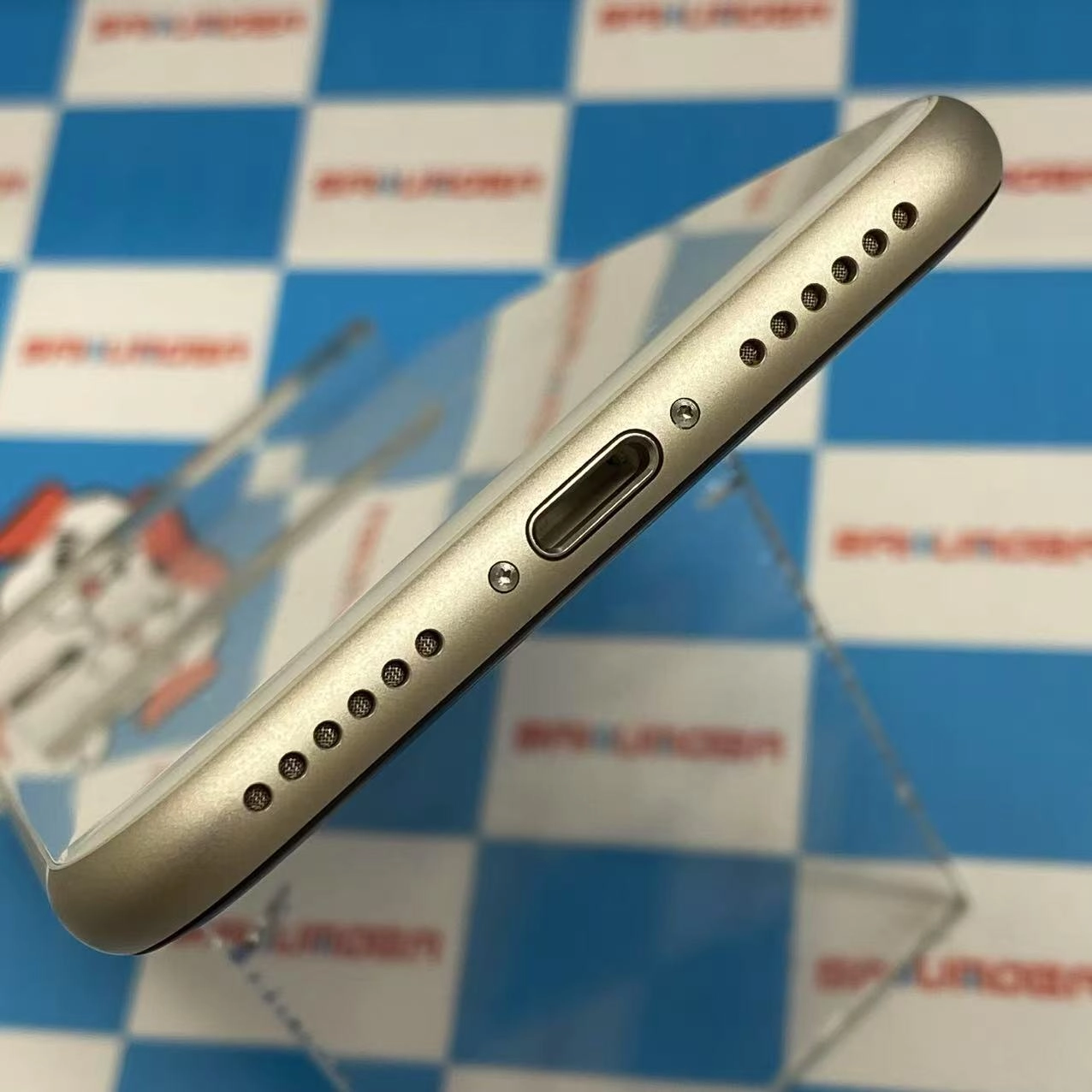 iPhoneSE 第3世代 64GB スターライト MMYD3J/A SIMフリー 新品同様