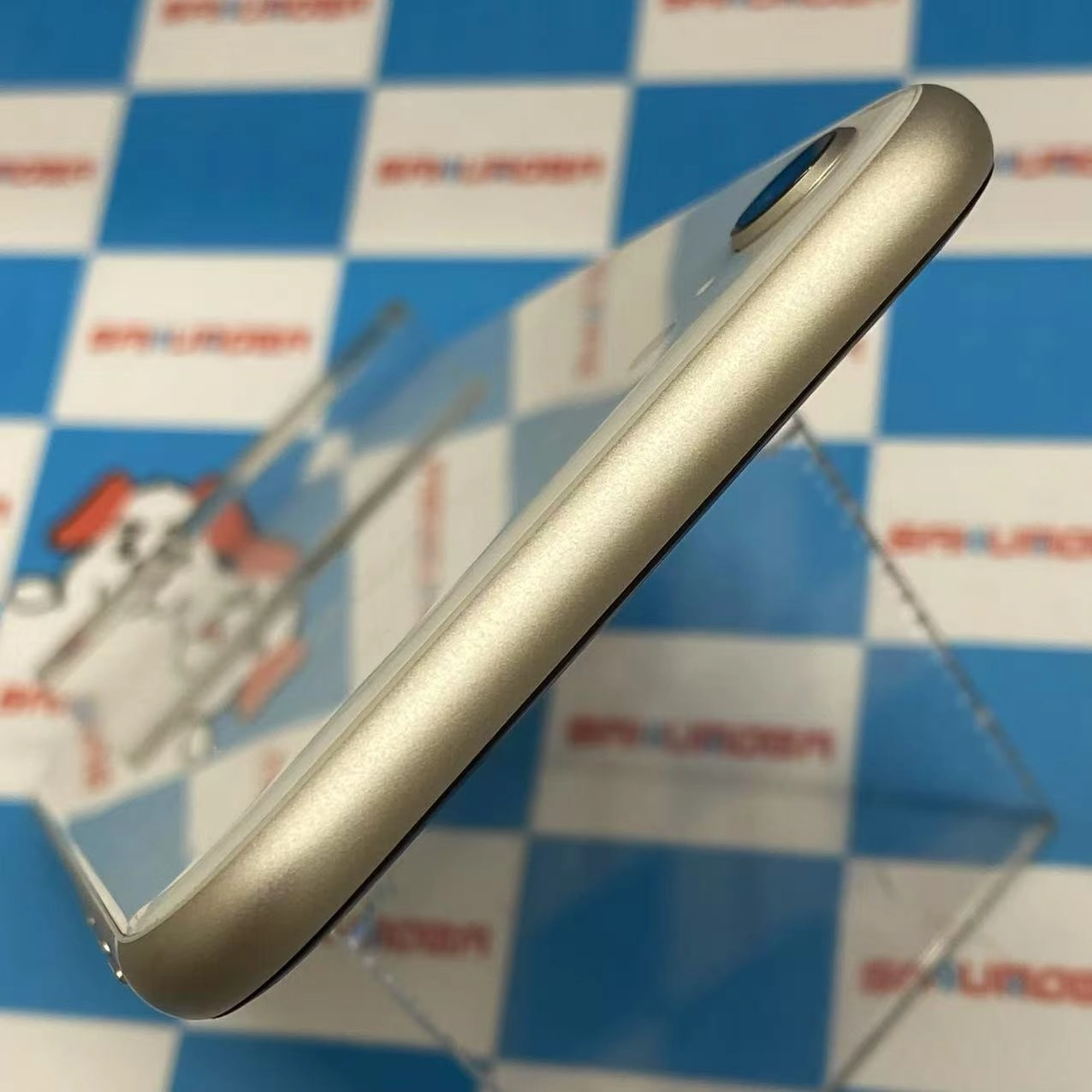 iPhoneSE 第3世代 64GB スターライト MMYD3J/A SIMフリー 新品同様