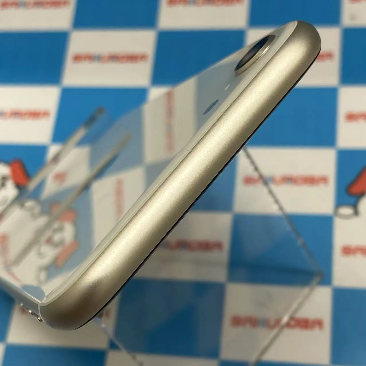 iPhoneSE 第3世代 128GB スターライト MMYG3J/A SIMフリー 新品同様