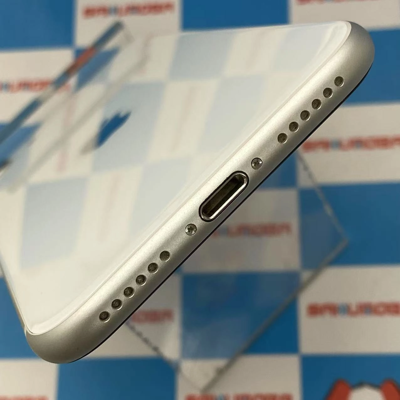 iPhoneSE 第2世代 128GB ホワイト MXD12J/A docomo版SIMフリー ジャンク品